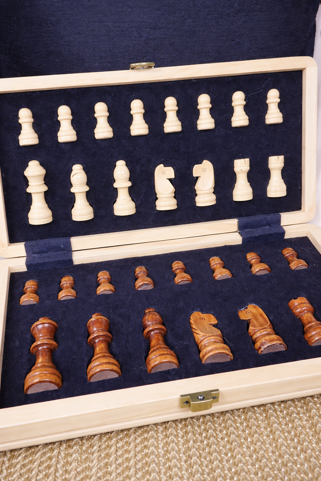 ♟️ Jeu d’Échecs en Bois Magnétique Pliable – Coffret Premium